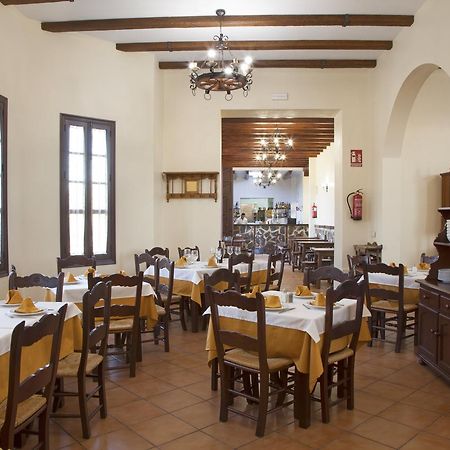 Hotel Puerta De La Sierra Puerto Serrano Buitenkant foto